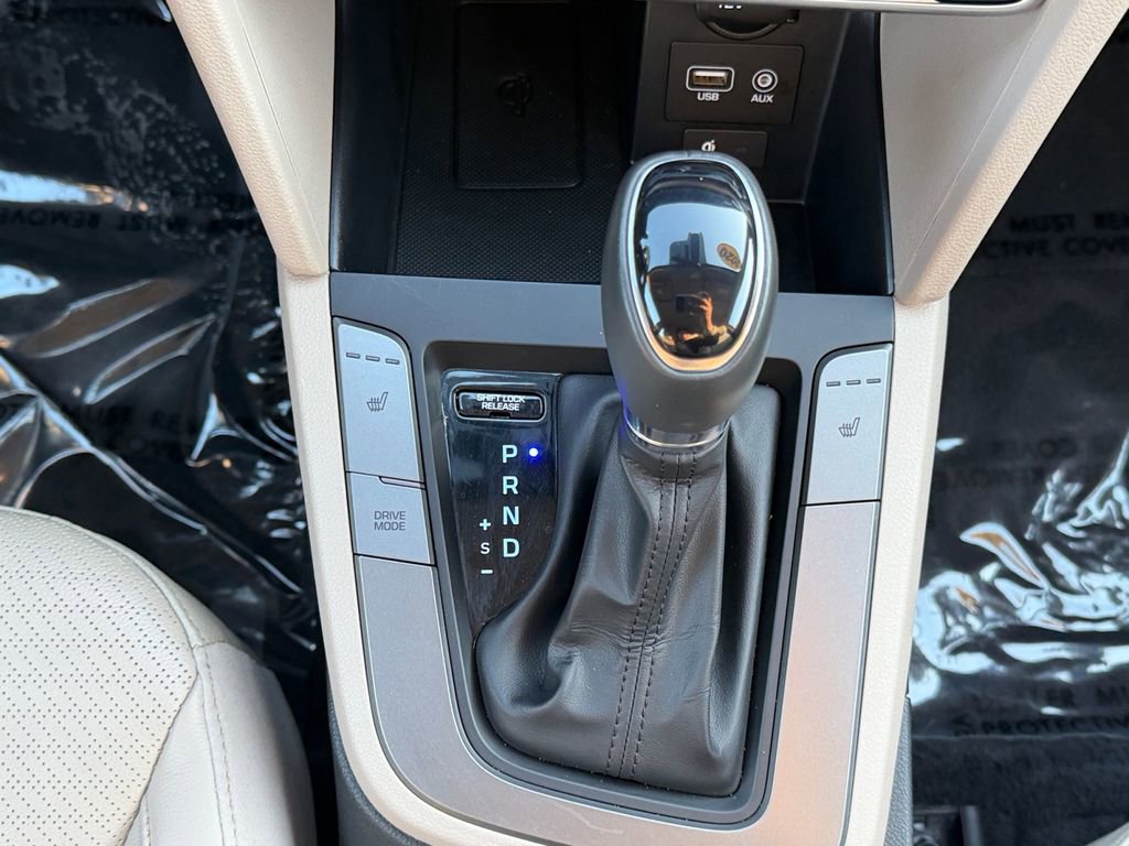 Used 2020 Hyundai Elantra Limited image 11