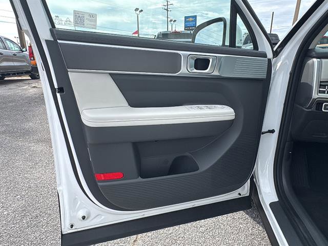 Used 2025 Hyundai Santa Fe SEL FWD image 25