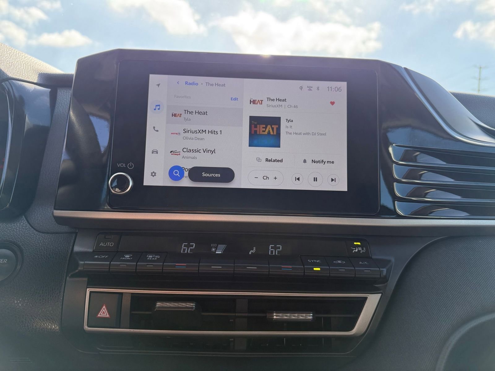 Used 2025 Toyota Camry LE image 21