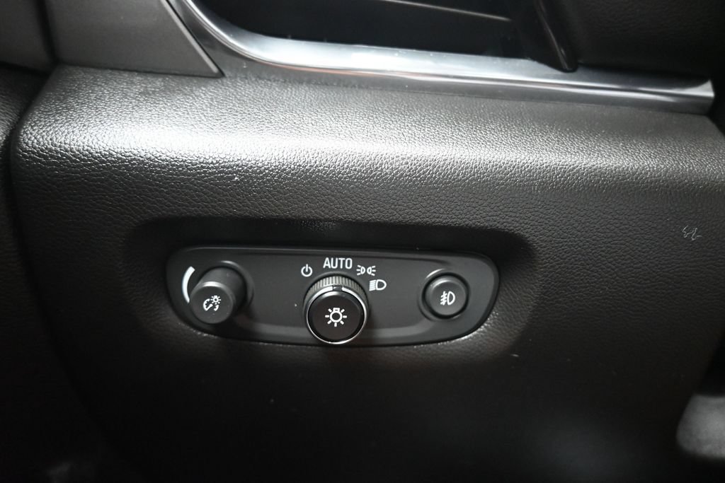 Used 2020 Chevrolet Traverse LT w/ LT Premium Package AWD/4WD image 31
