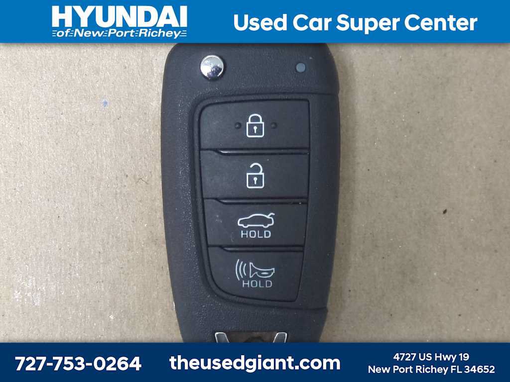 Used 2025 Hyundai Elantra SE w/ Cargo Package FWD image 28