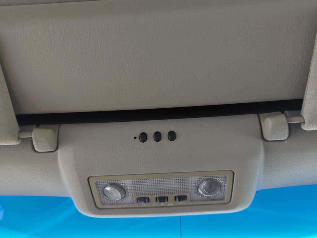 Used 2005 Ford Thunderbird 50th Anniversary image 26