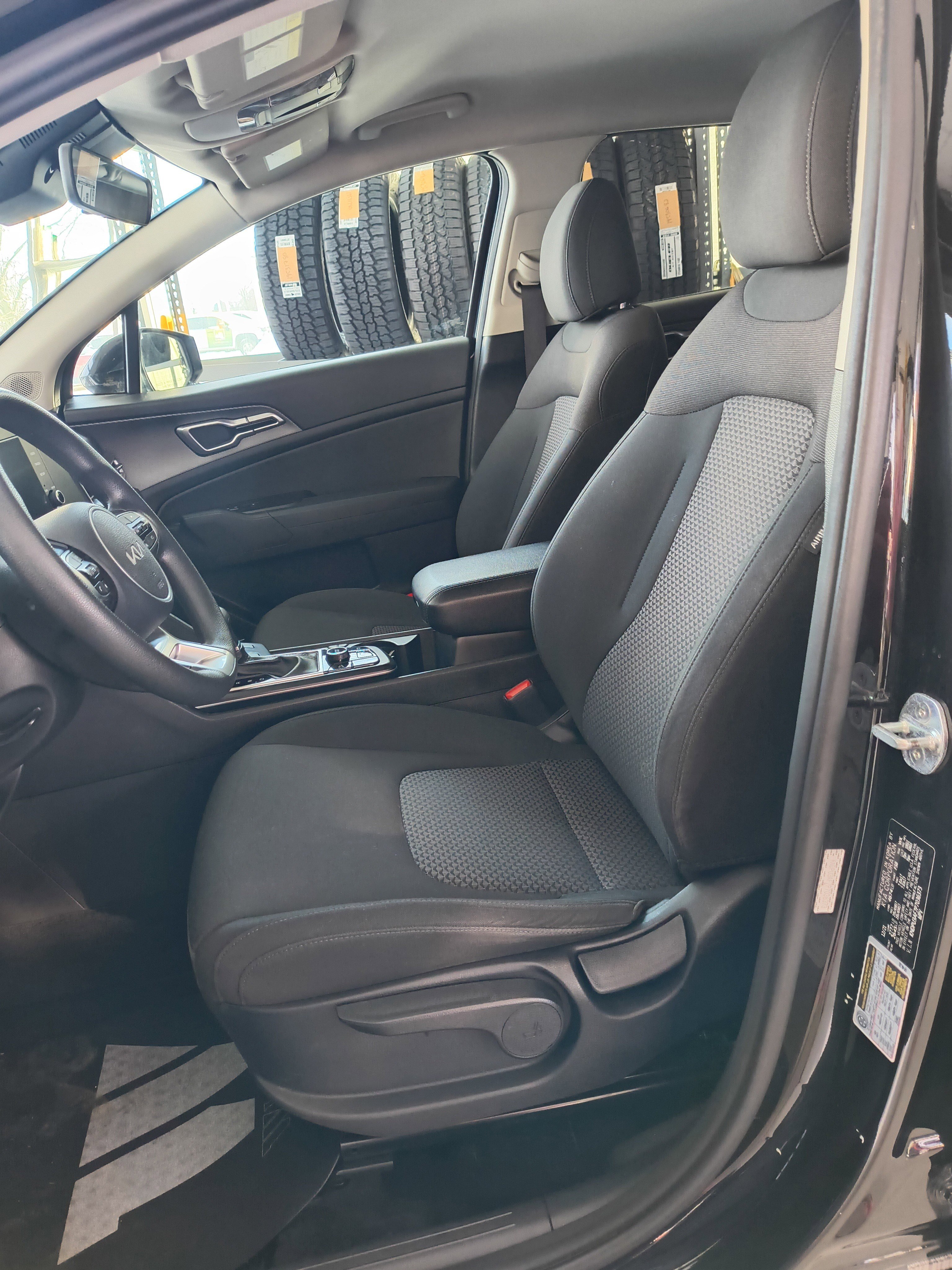 Used 2023 Kia Sportage LX image 10