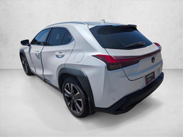 Used 2022 Lexus UX 200 w/ Accessory Package (Z2) FWD image 9