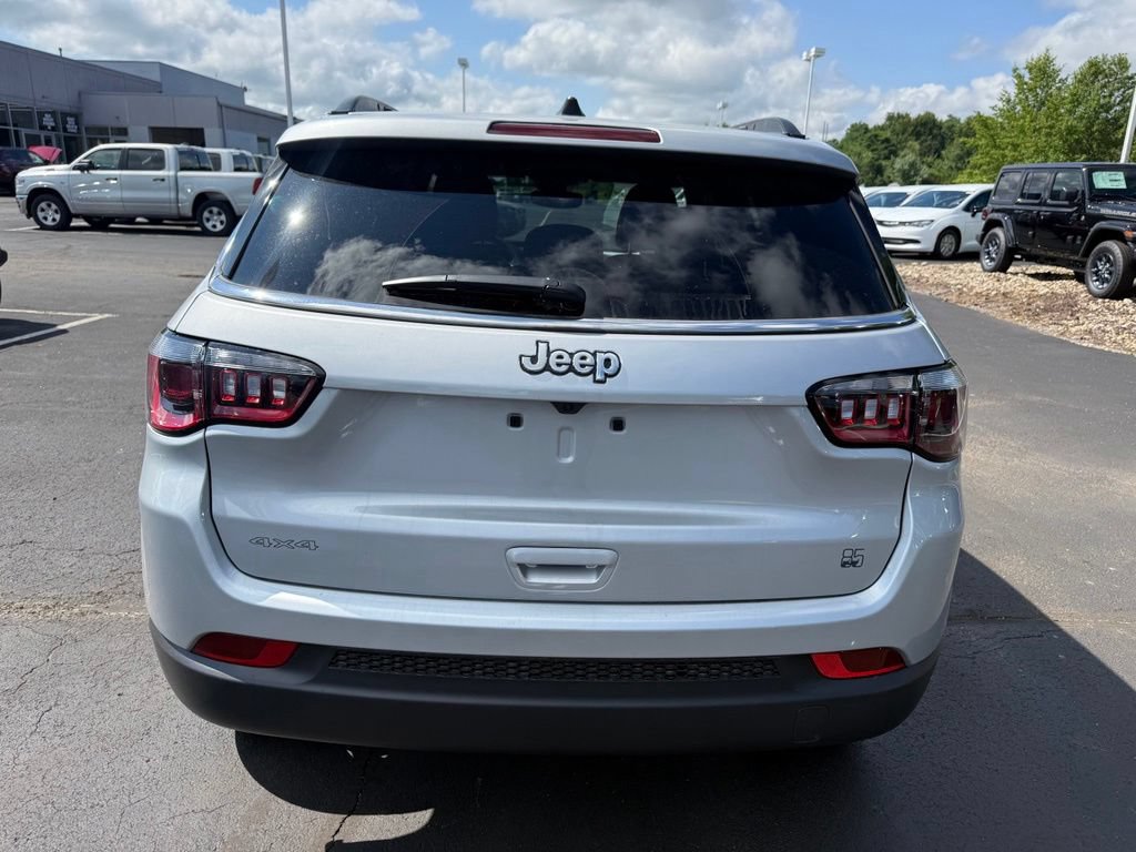 New 2026 Jeep Compass Latitude AWD/4WD image 5