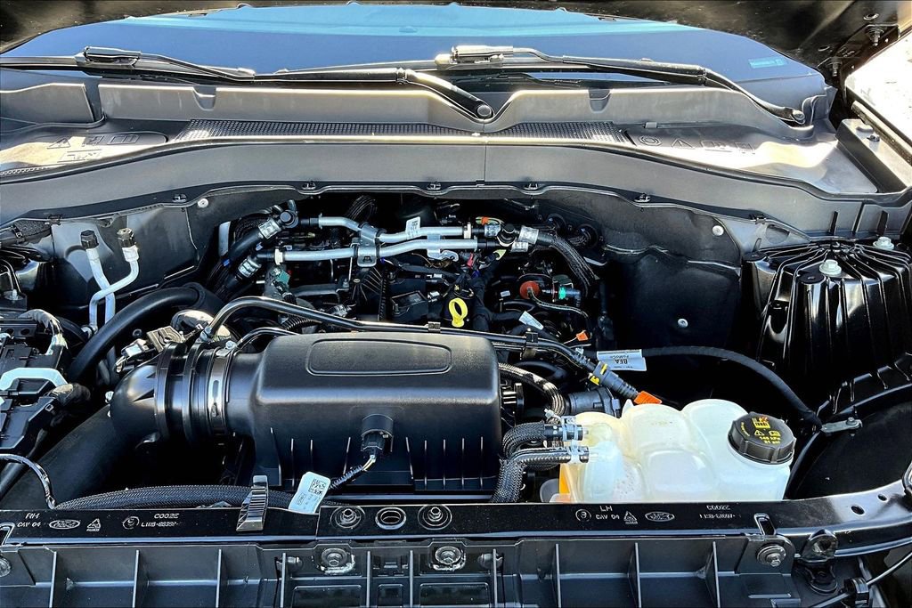 Used 2022 Ford Explorer XLT w/ Equipment Group 202A image 31