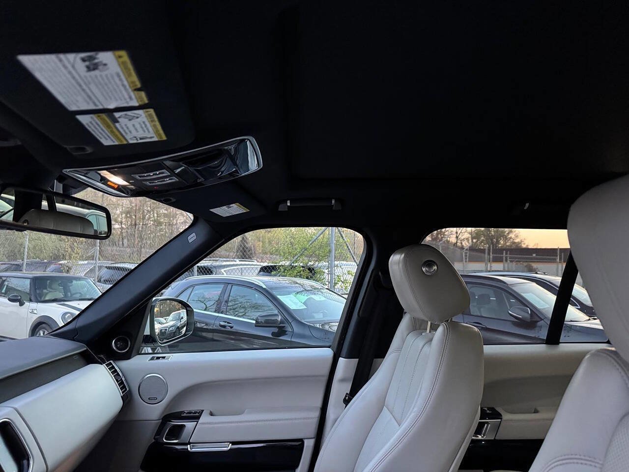 Used 2016 Land Rover Range Rover HSE image 27