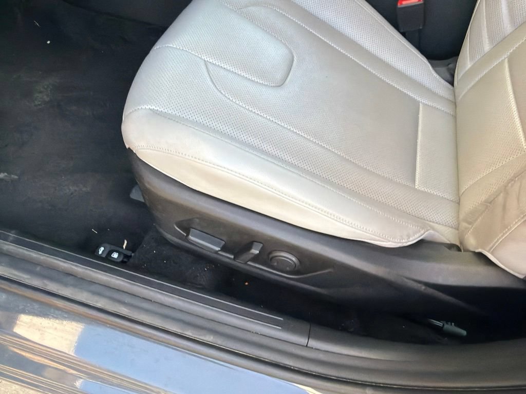 Used 2025 Hyundai Elantra Limited FWD image 9