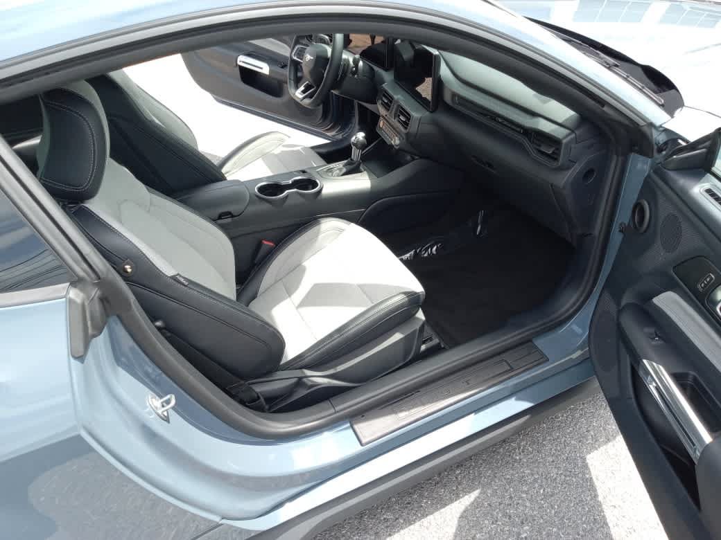 Used 2024 Ford Mustang GT RWD image 25