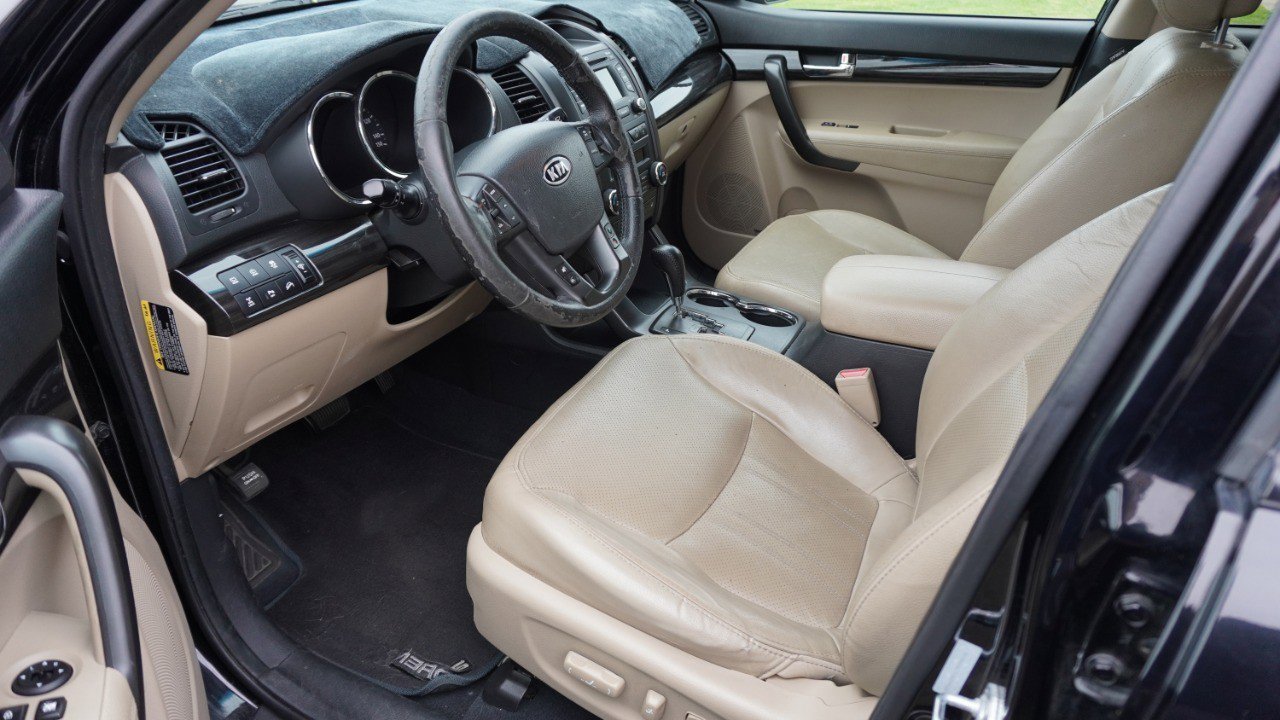 Used 2012 Kia Sorento EX w/ EX V6 Premium Pkg AWD/4WD image 9
