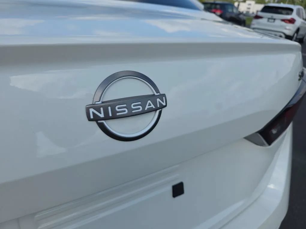 Used 2024 Nissan Altima 2.5 SV w/ SV Premium Package FWD image 10