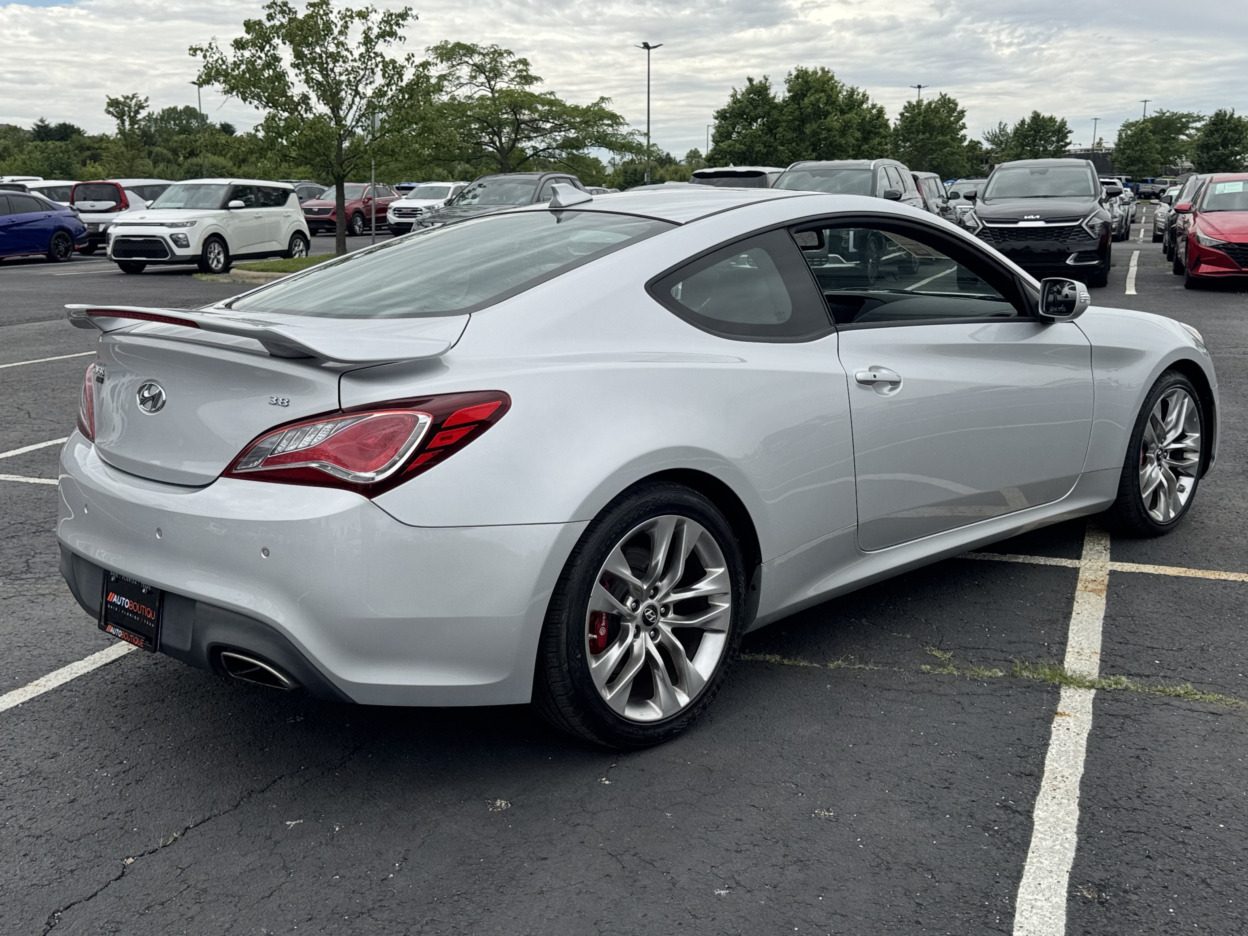Used 2016 Hyundai Genesis Coupe 3.8 RWD image 12