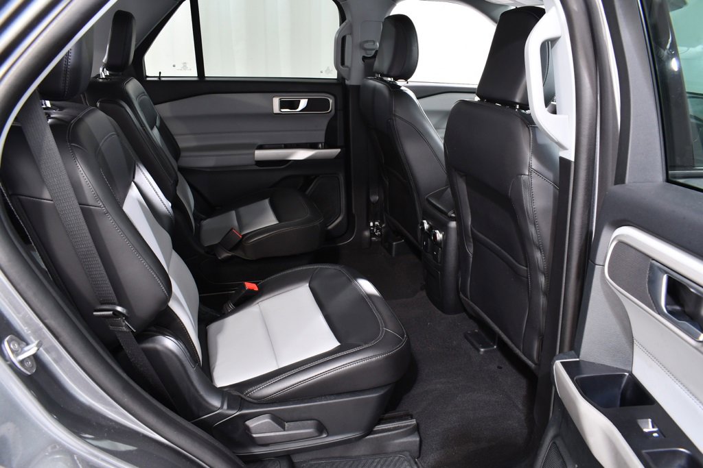 Used 2023 Ford Explorer XLT w/ Equipment Group 202A image 19