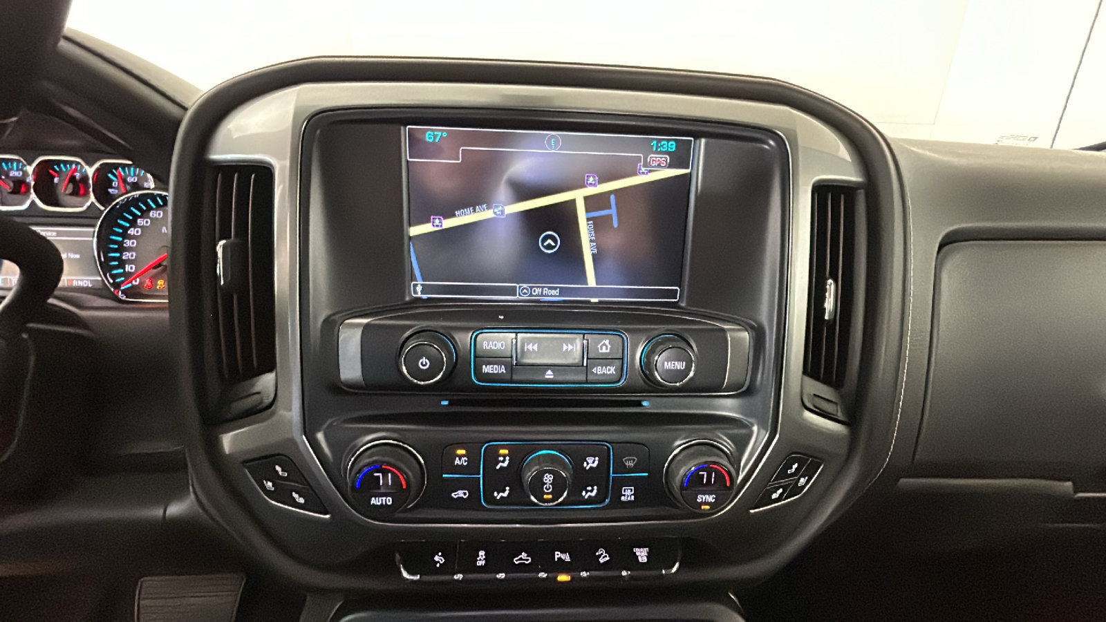 Used 2019 Chevrolet Silverado 2500 LTZ w/ Duramax Plus Package AWD/4WD image 26