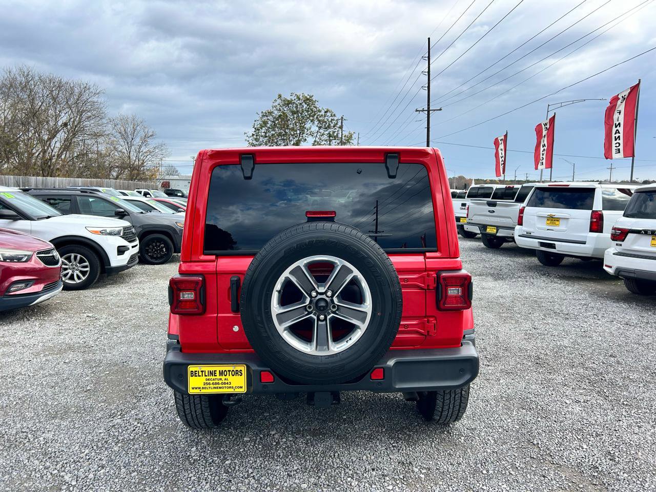 Used 2018 Jeep Wrangler Unlimited Sahara AWD/4WD image 17
