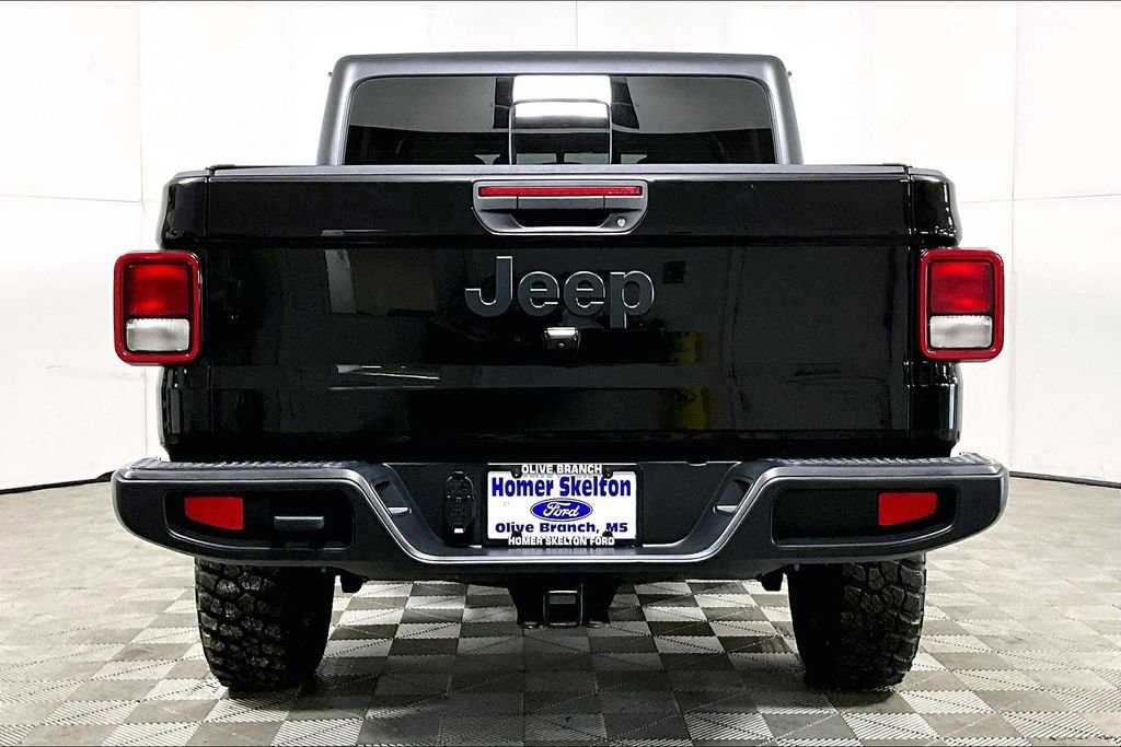 Used 2023 Jeep Gladiator Willys image 4