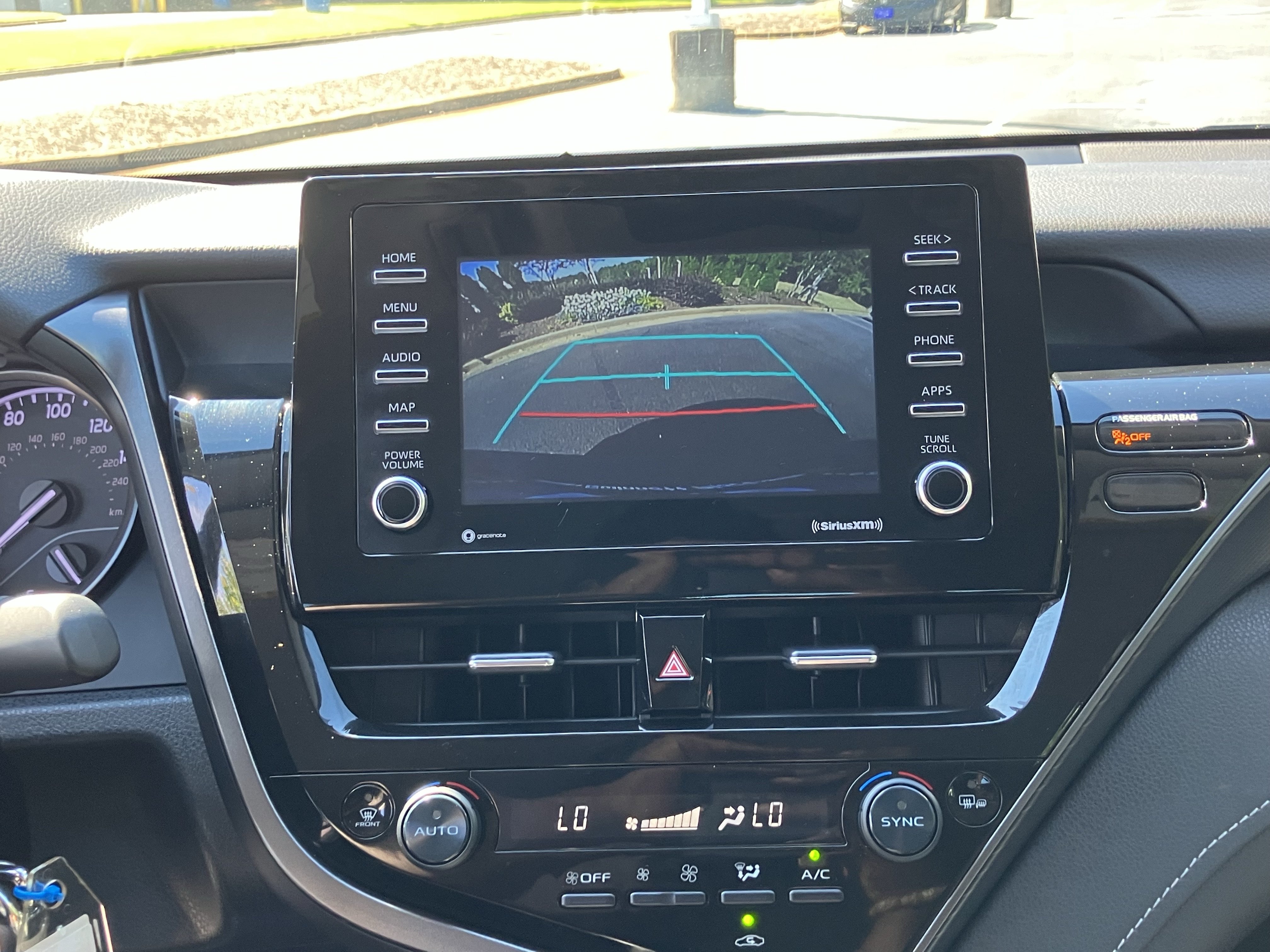 Used 2022 Toyota Camry SE FWD image 27