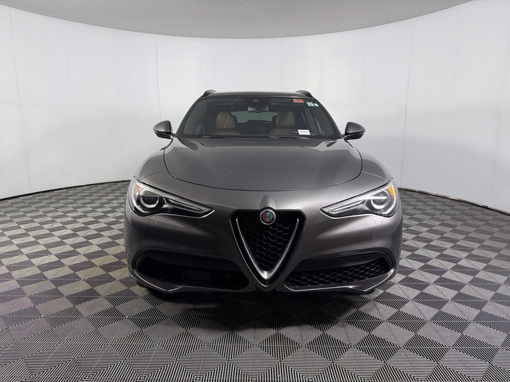 Used 2023 Alfa Romeo Stelvio Ti AWD/4WD image 3