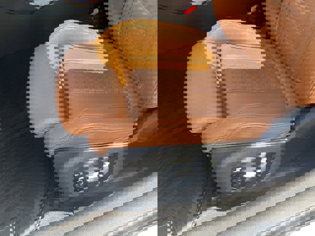 Used 2021 BMW 430i xDrive Coupe w/ Convenience Package image 10