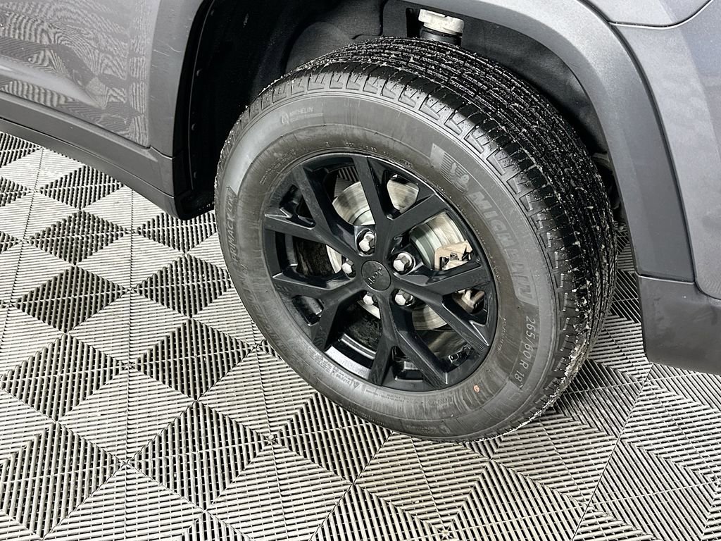 Certified 2024 Jeep Grand Cherokee Altitude image 42