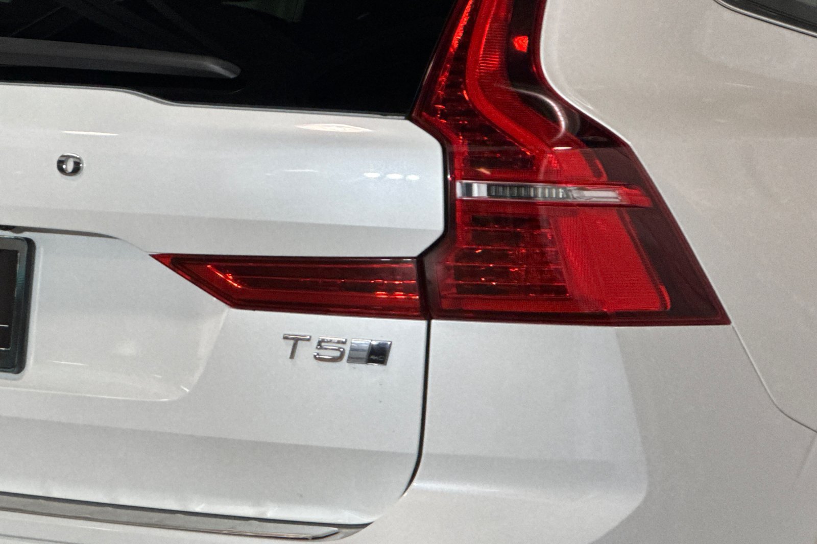 Used 2019 Volvo XC60 T5 Inscription w/ Protection Package Premier AWD/4WD image 12