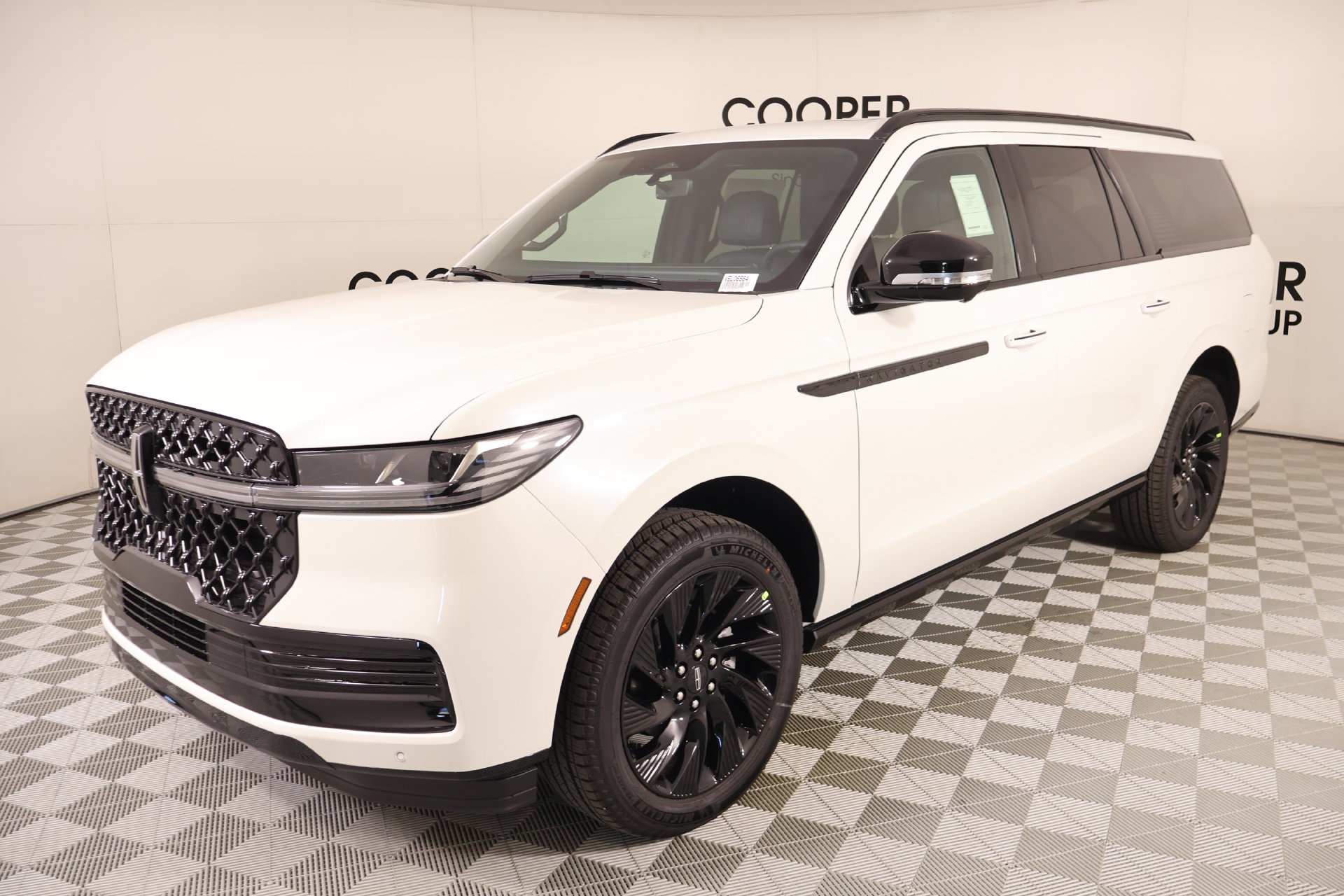 New 2027 Lincoln Navigator L Reserve w/ Jet Appearance Package AWD/4WD image 10