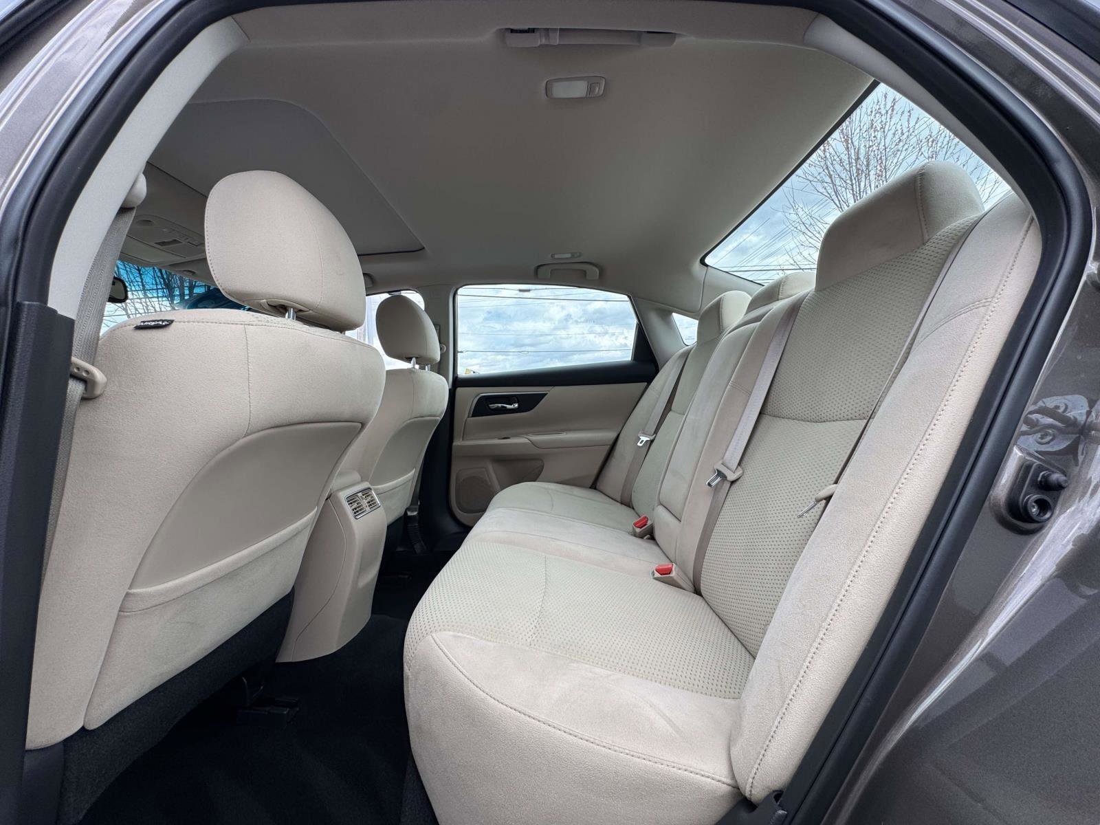 Used 2015 Nissan Altima 2.5 SV w/ Convenience Package image 13