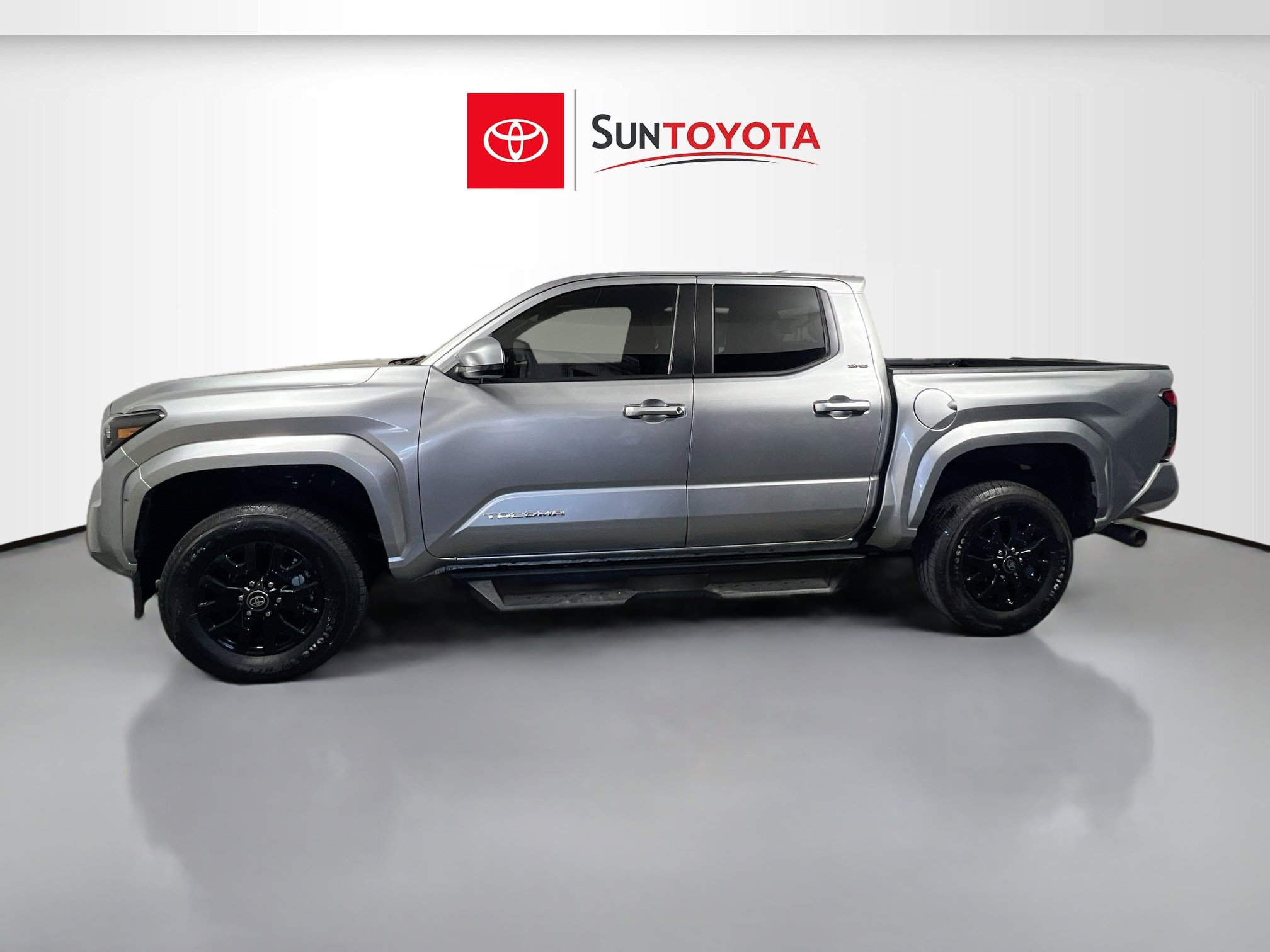 Used 2025 Toyota Tacoma SR5 RWD image 7