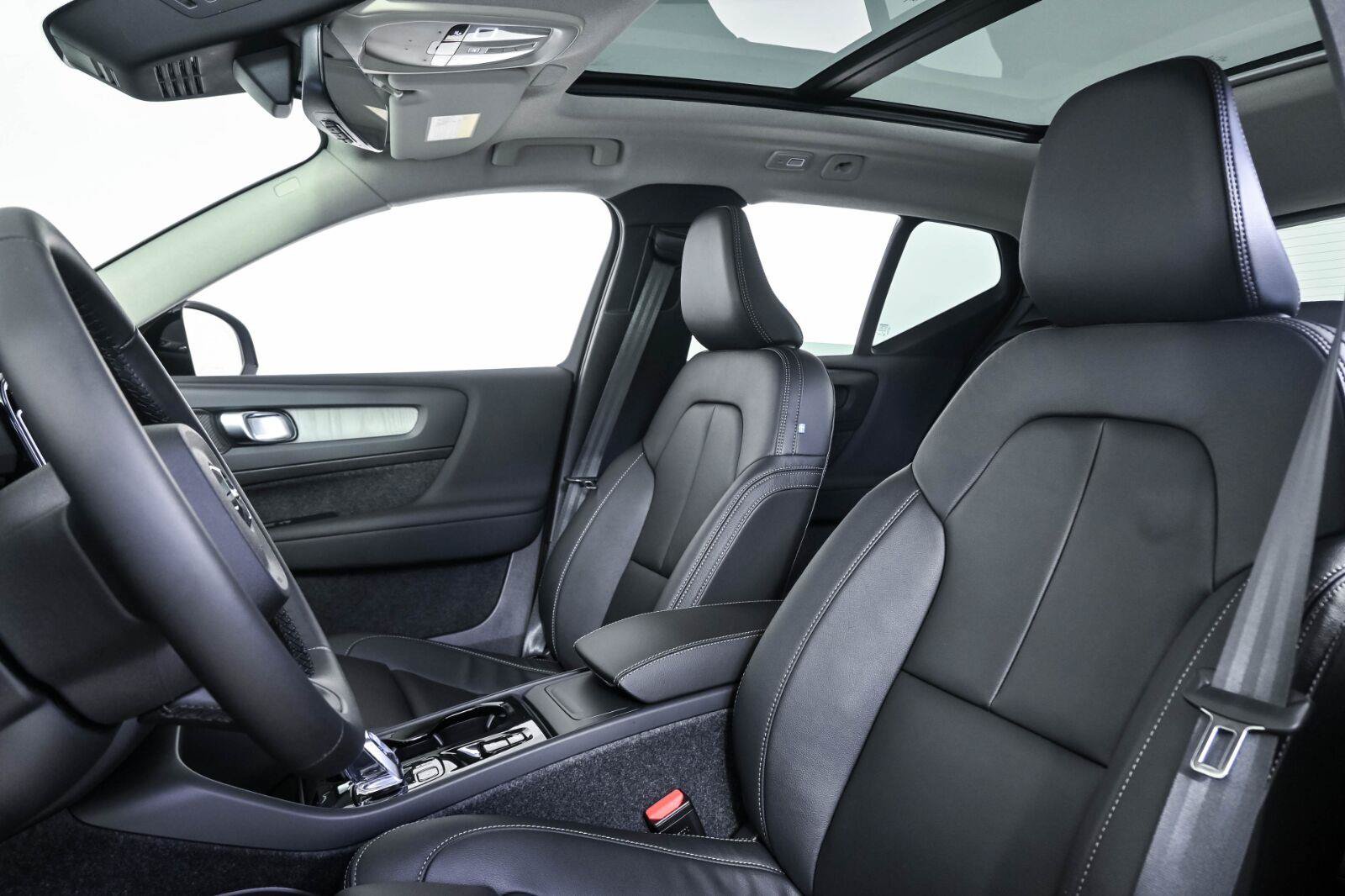 New 2026 Volvo XC40 B5 Ultra w/ Protection Package Premier AWD/4WD image 5