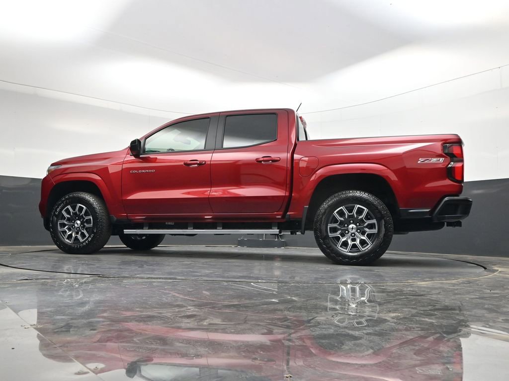 Used 2026 Chevrolet Colorado Z71 w/ Technology Package AWD/4WD image 26