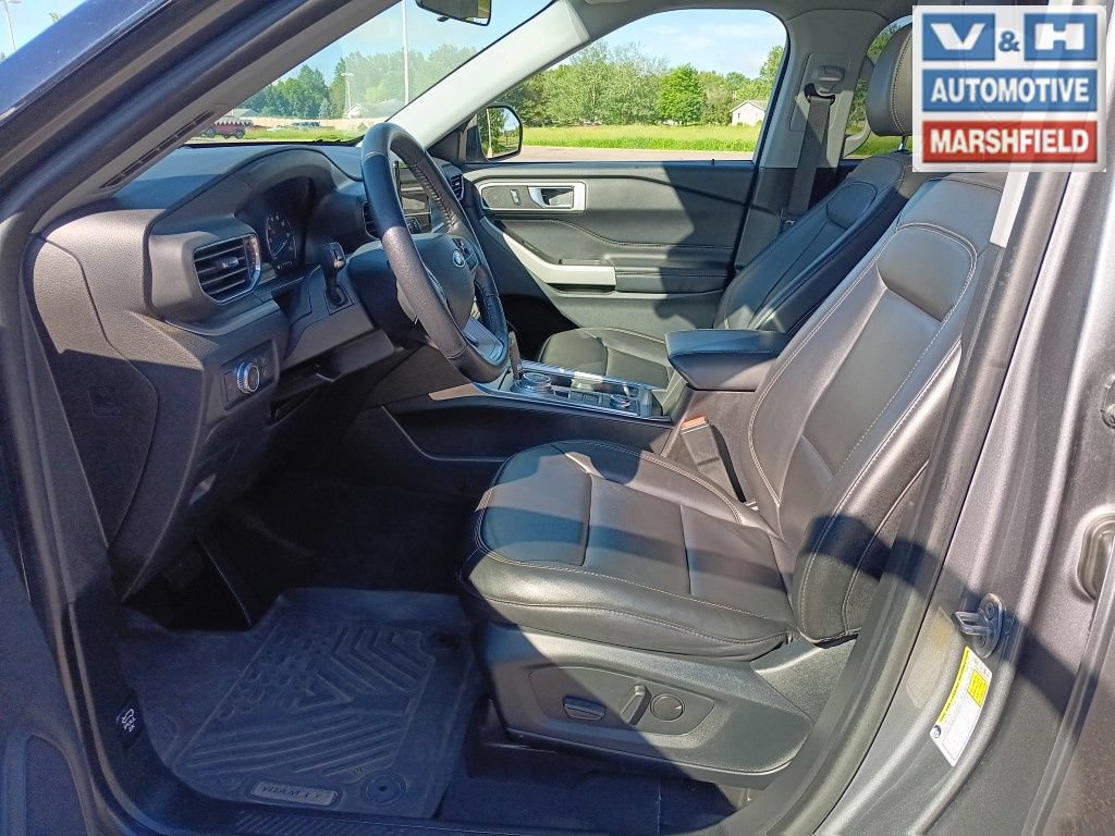 Used 2022 Ford Explorer XLT w/ Equipment Group 202A AWD/4WD image 19