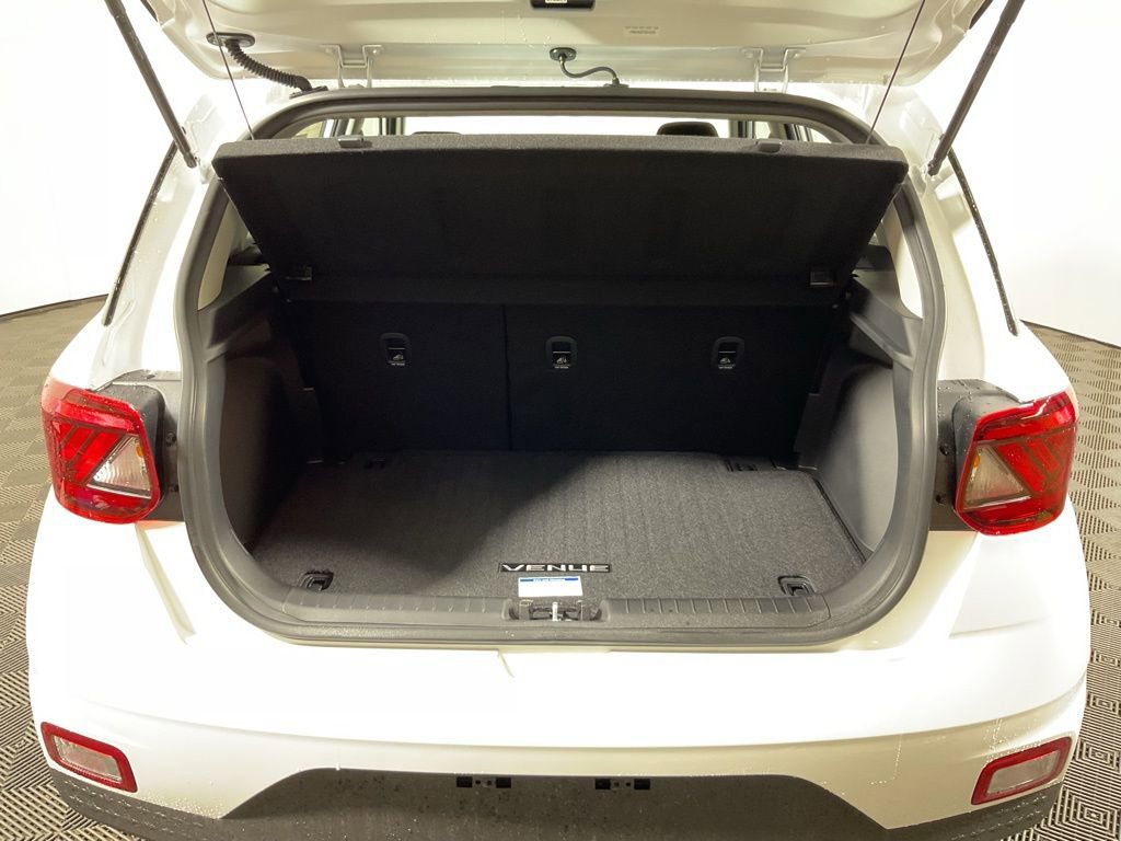 New 2026 Hyundai Venue SEL FWD image 16