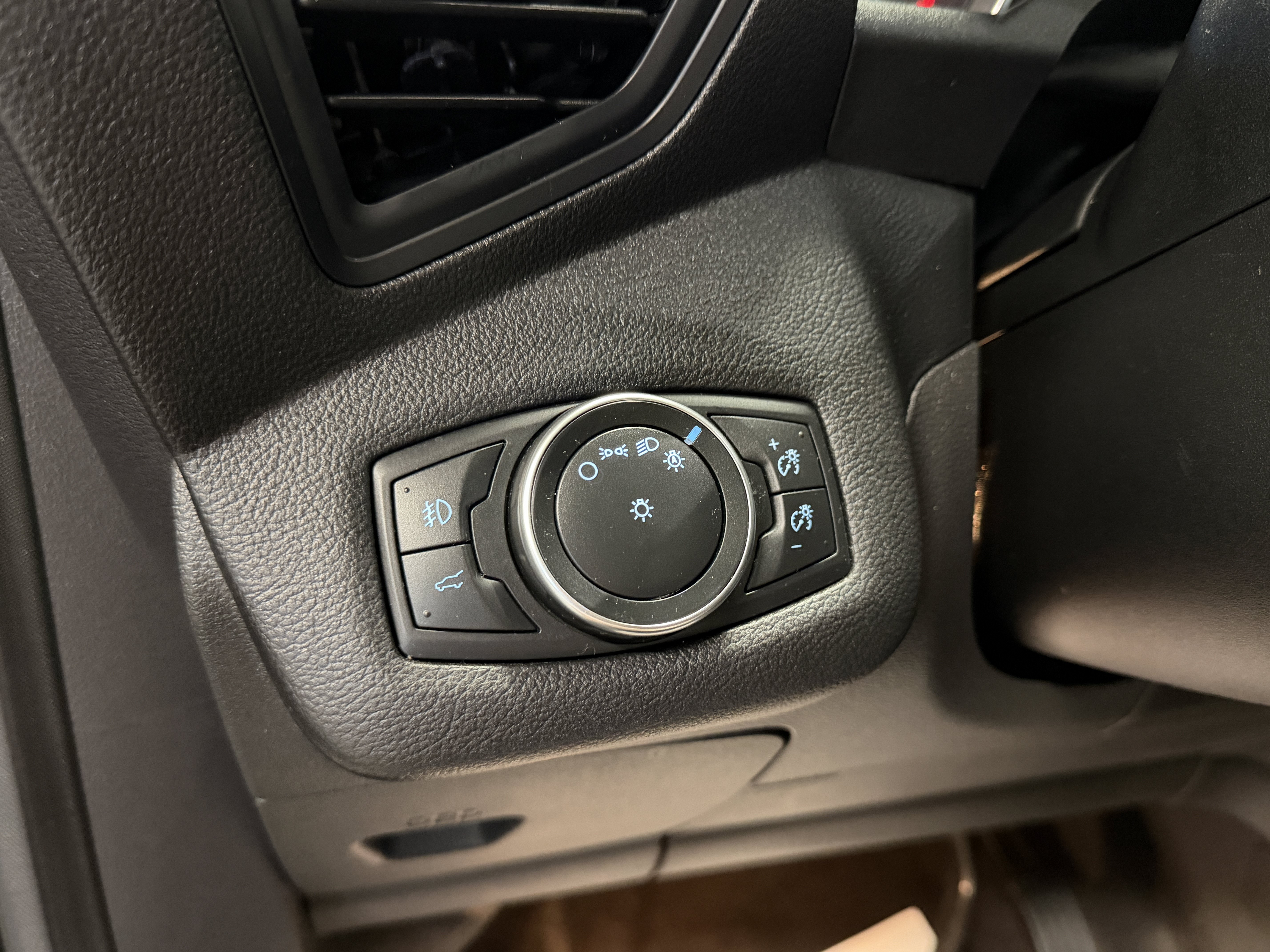Used 2018 Ford Escape SE w/ SE SYNC Package FWD image 15