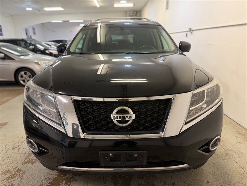 Used 2013 Nissan Pathfinder Platinum w/ Platinum Premium Pkg AWD/4WD image 2