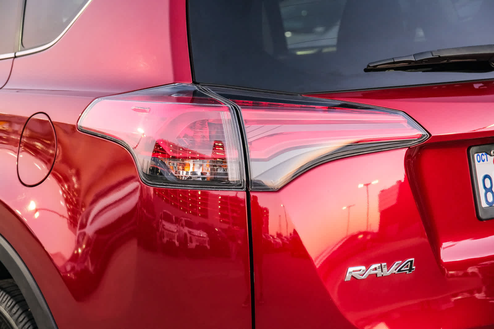 Certified 2018 Toyota RAV4 XLE FWD image 7