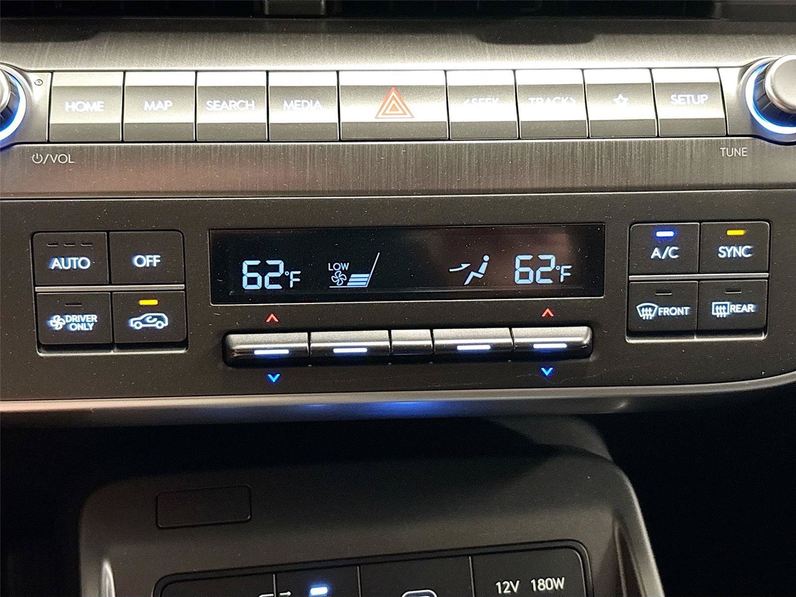 Used 2025 Hyundai Kona SEL FWD image 9
