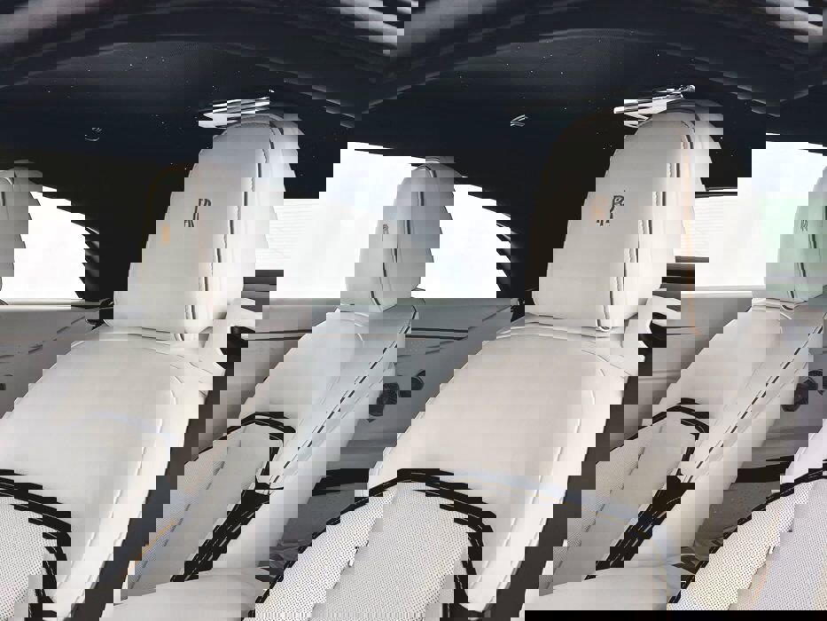 New 2025 Rolls-Royce Spectre Black Badge w/ Leather Finishing Pack image 30