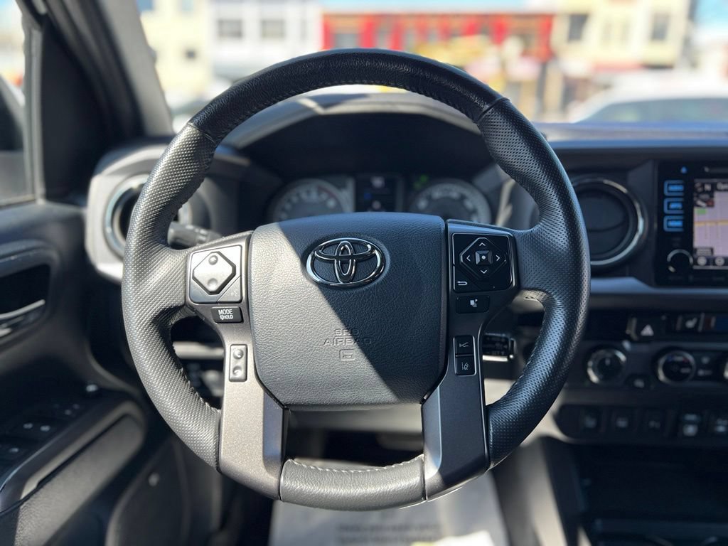 Certified 2018 Toyota Tacoma TRD Off-Road AWD/4WD image 32