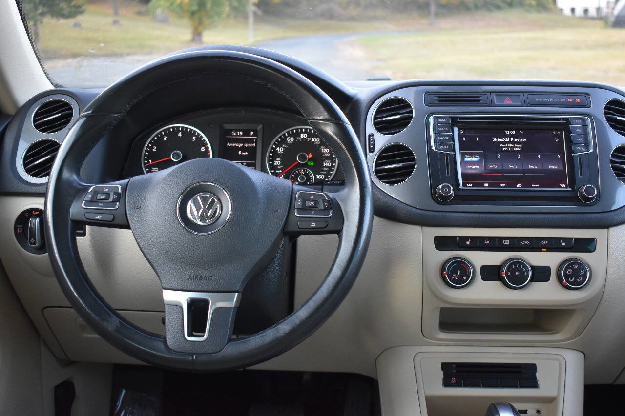 Used 2016 Volkswagen Tiguan SE image 18