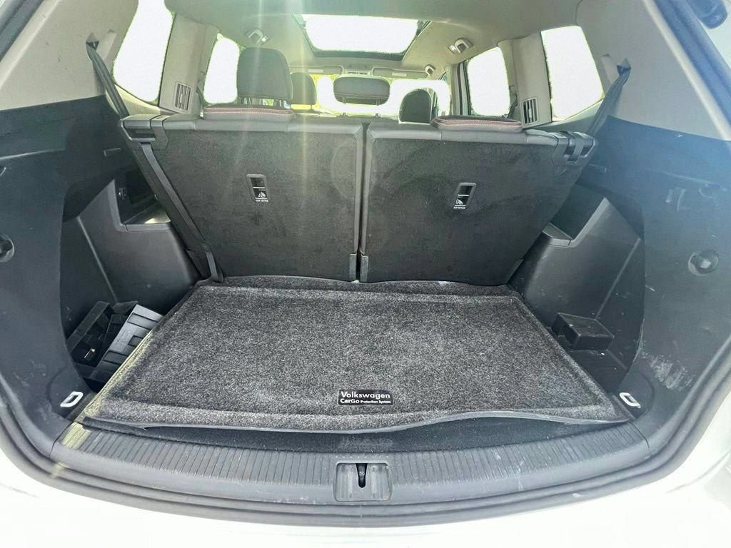 Certified 2024 Volkswagen Atlas Peak Edition SE AWD/4WD image 30