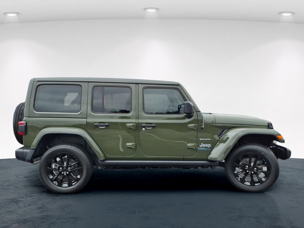 Used 2023 Jeep Wrangler Unlimited Sahara image 5