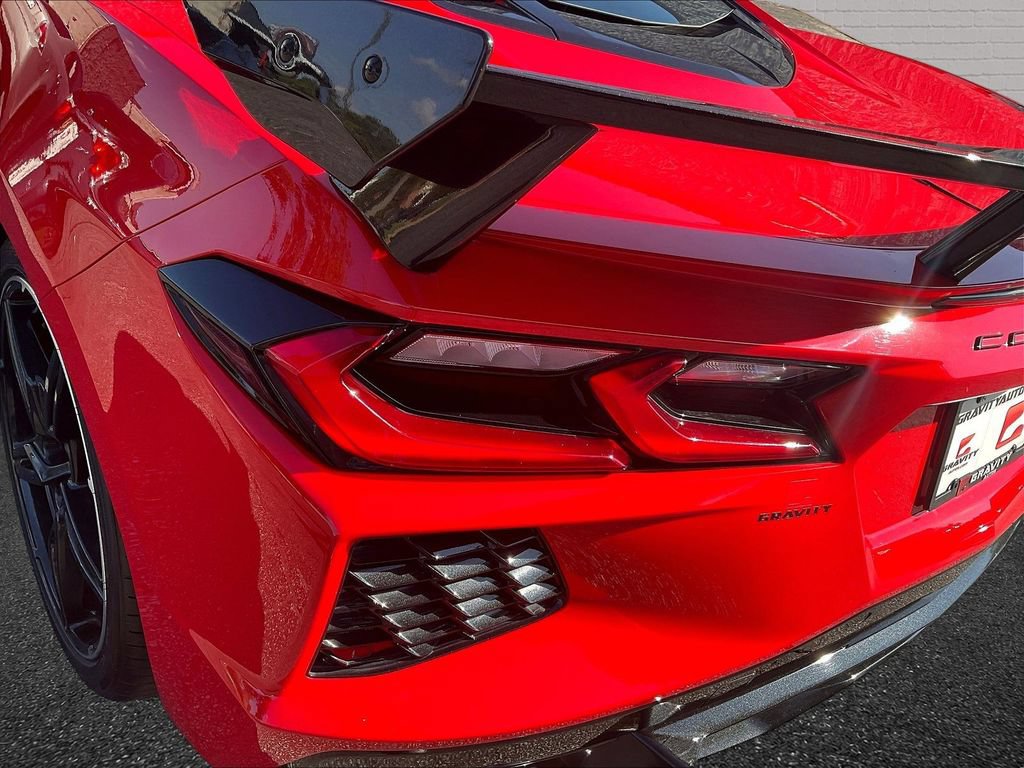 Used 2020 Chevrolet Corvette Stingray Coupe w/ Z51 Performance Package RWD image 18