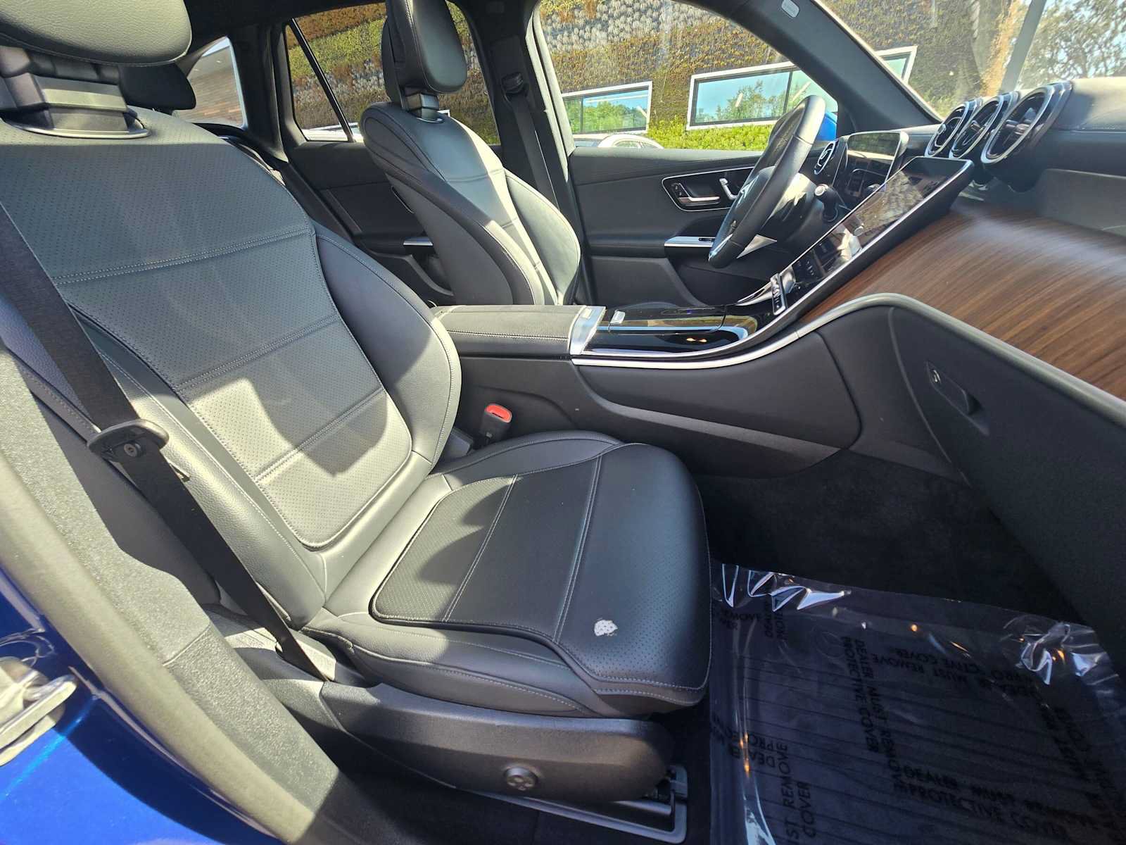 Used 2024 Mercedes-Benz GLC 300 4MATIC image 10