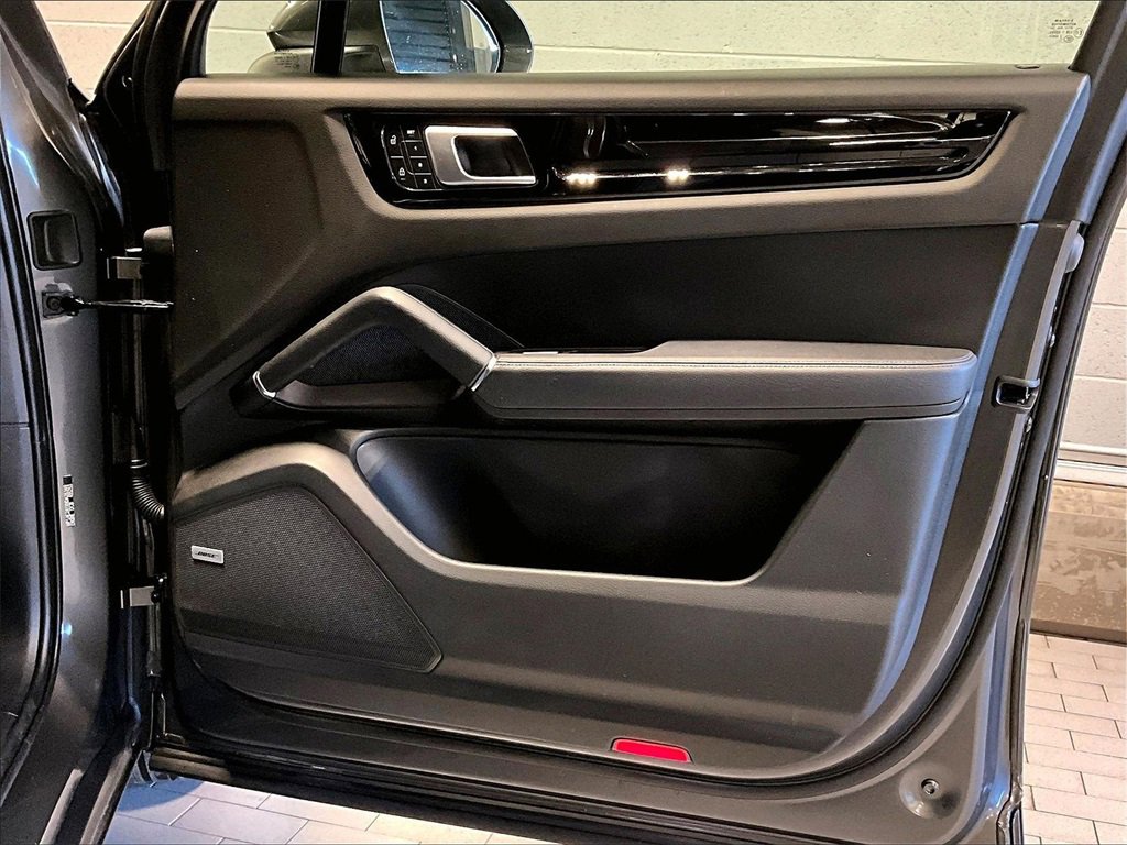 Certified 2022 Porsche Cayenne E-Hybrid image 29