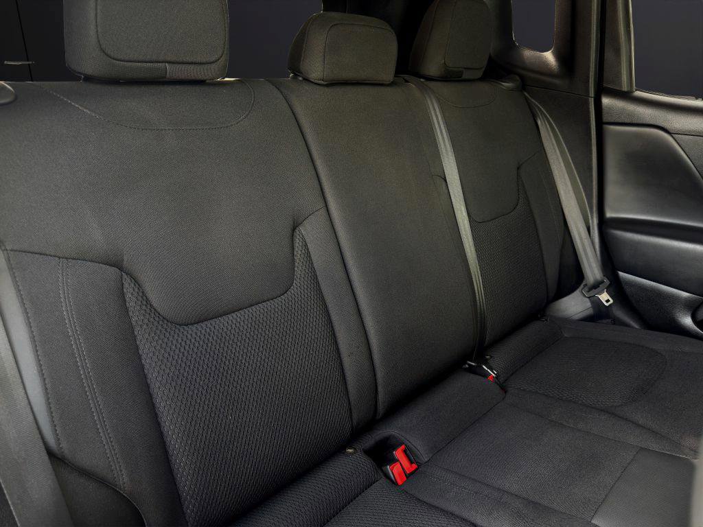 Used 2019 Jeep Renegade Altitude w/ Quick Order Package 2XM image 19