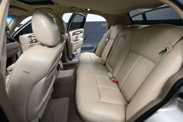 Used 2004 Lincoln Town Car Ultimate RWD image 31
