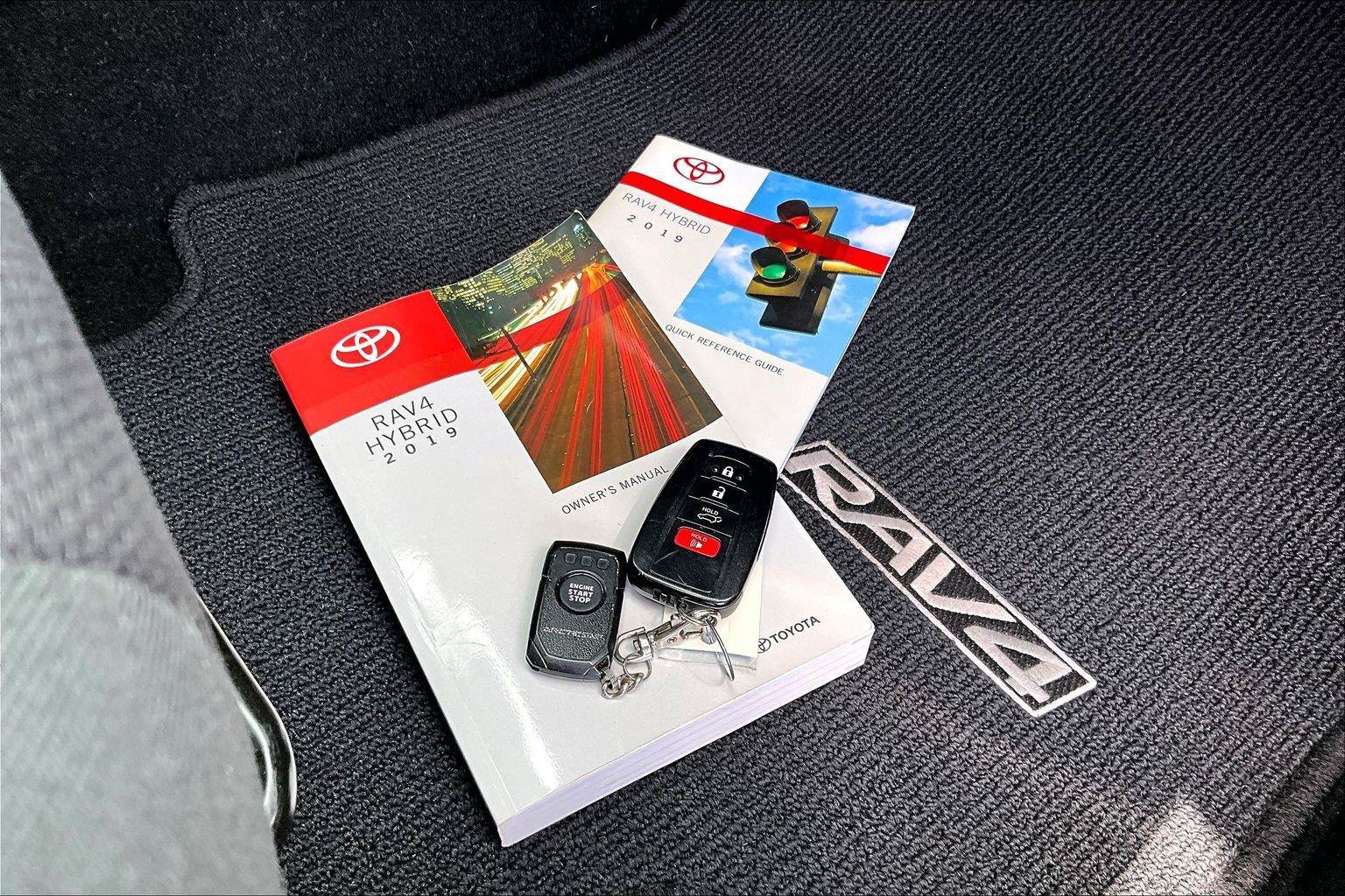 Used 2019 Toyota RAV4 XLE w/ Convenience Package AWD/4WD image 12