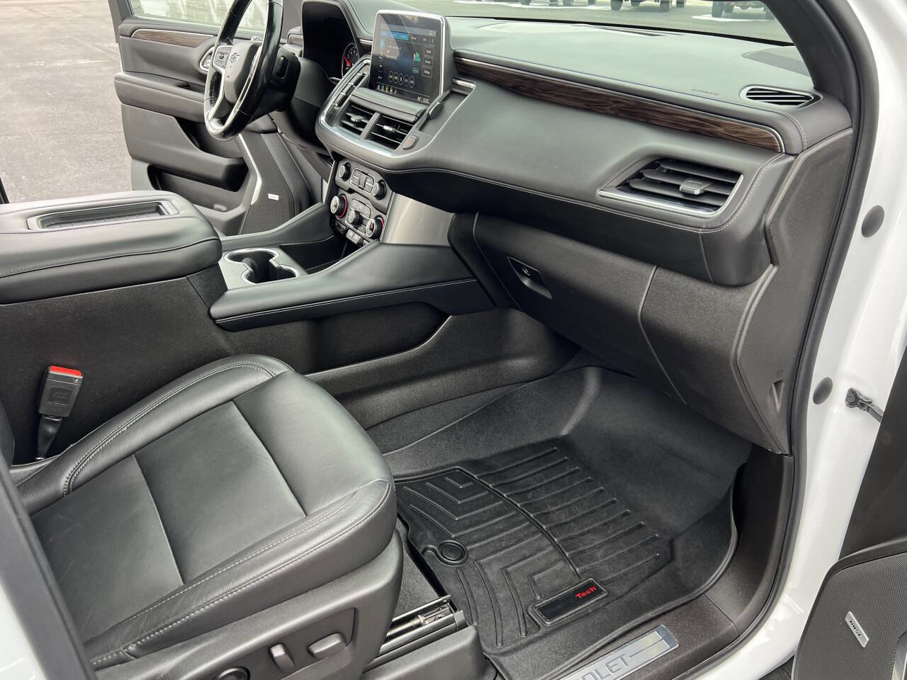 Used 2021 Chevrolet Suburban Z71 w/ Z71 Signature Package image 35