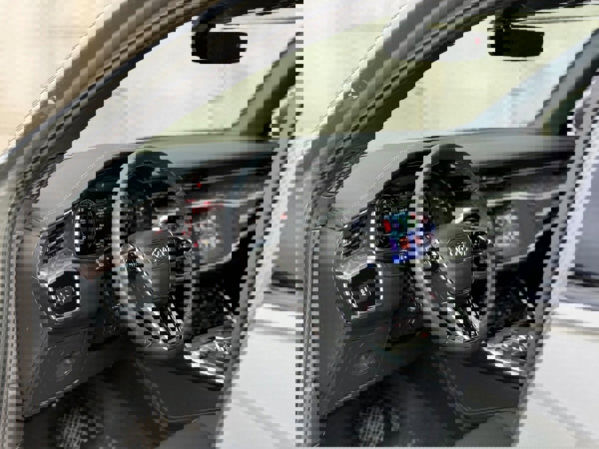 Used 2024 Audi A6 Premium Plus w/ Executive Package image 15