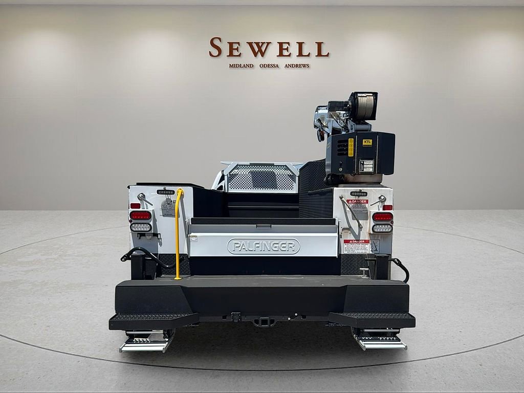 New 2024 Ford F550 4x4 SuperCab Super Duty image 4